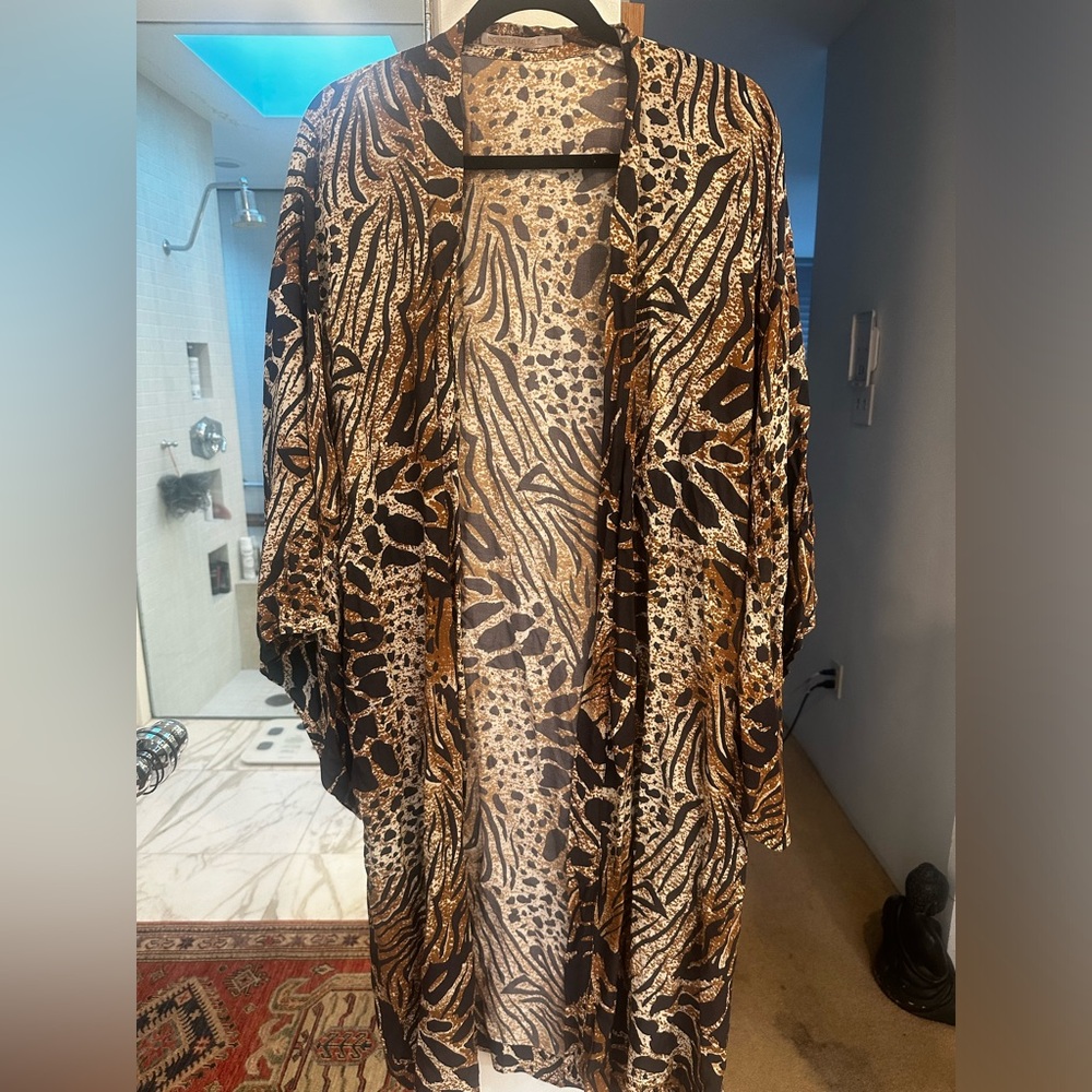 NOVELLA ROYALE HITCHHIKER KIMONO